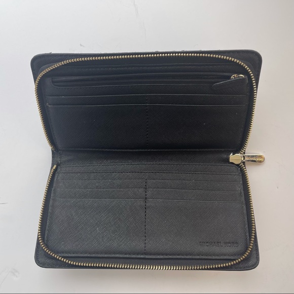 Michael kors wallet black colour preowned leather - Picture 2 of 6